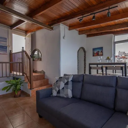 Casa vacanze Breath-taking Views On The First Line Of The Ocean *