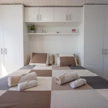 Breath-taking Views On The First Line Of The Ocean Ferienhaus
